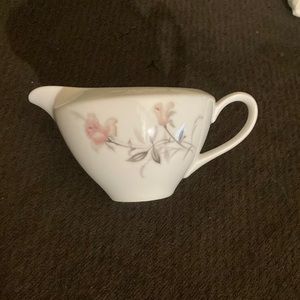 Creamer Desire pattern by Wentworth Fine China Japan 8906